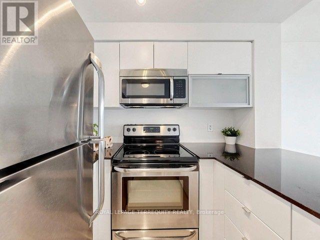 #1418 150 LIBERTY STREET - Image 6