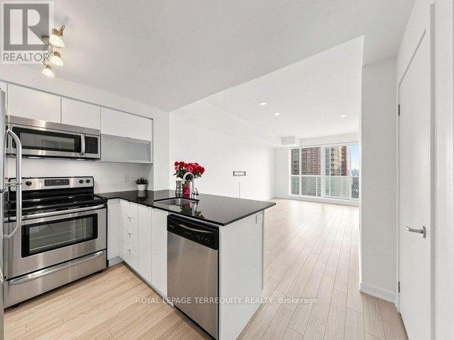 #1418 150 LIBERTY STREET - Image 8