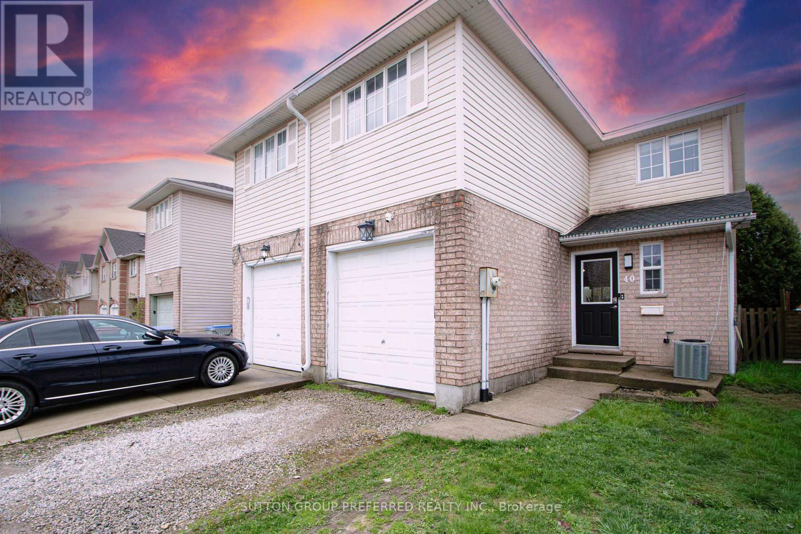 40 KATIE LANE - 2