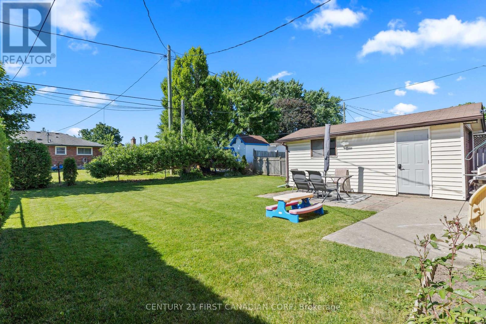 407 VERMONT AVENUE - 19