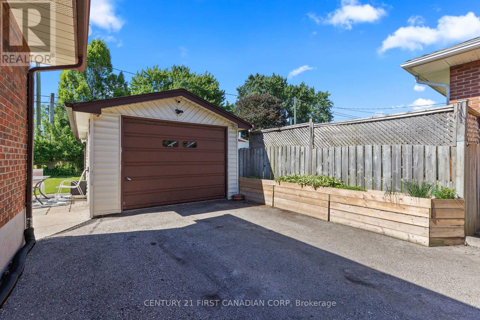 407 VERMONT AVENUE - 3