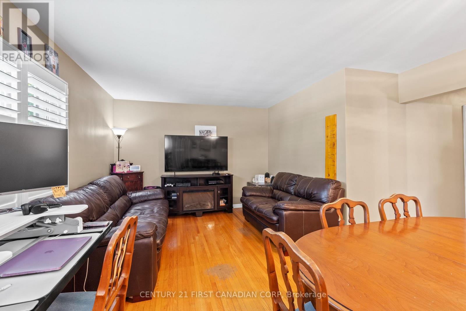 407 VERMONT AVENUE - 9