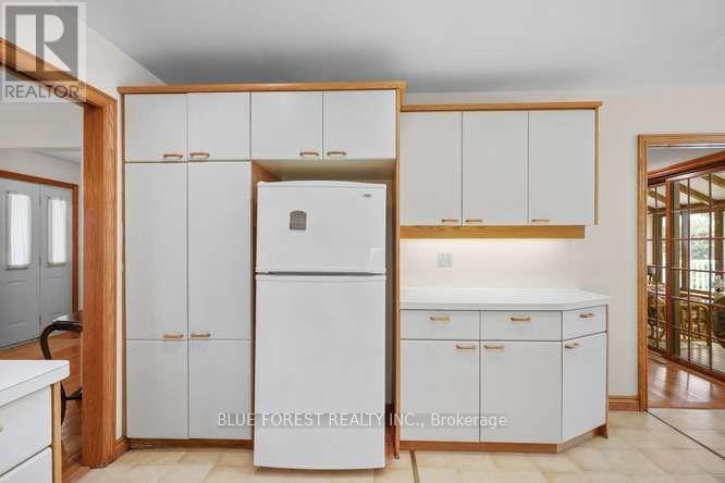 9869 CURRIE ROAD - 11