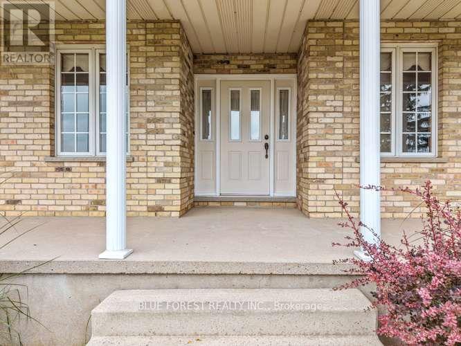 9869 CURRIE ROAD - 4