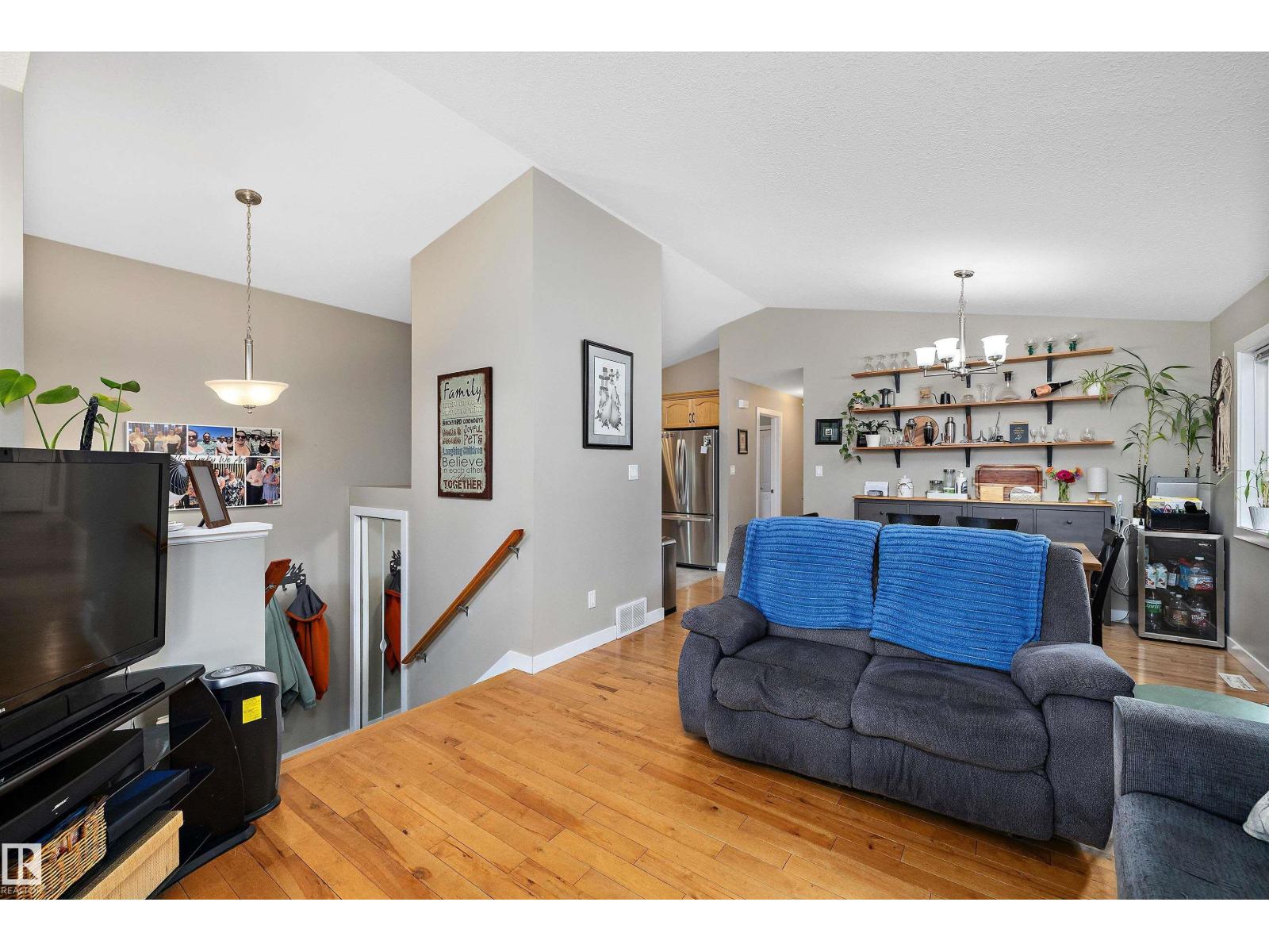 11432 87 ST NW, Parkdale (Edmonton), Edmonton photo 2
