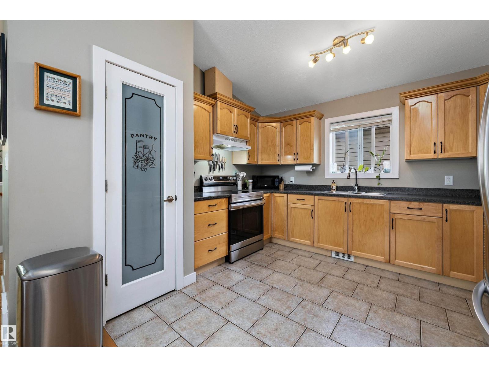 11432 87 ST NW - 9