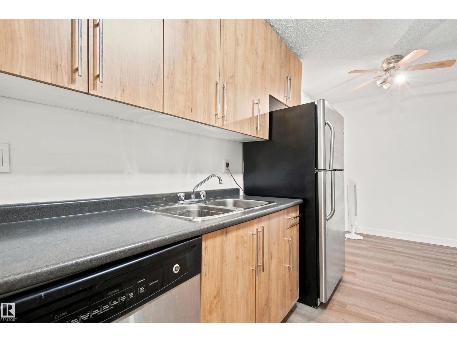#112 10529 93 ST NW - 7