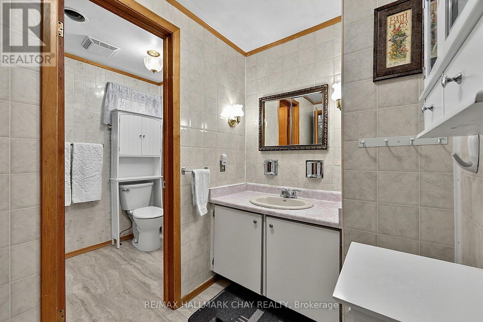 11 SECOND STREET - Image 17