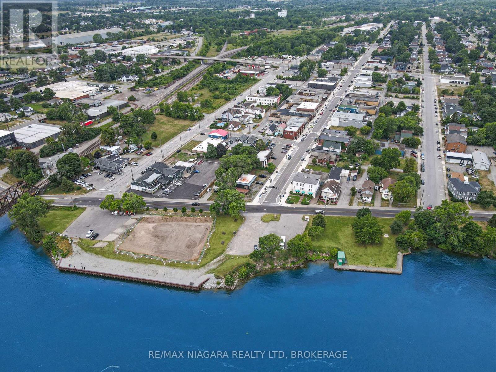 607 Niagara Boulevard — photo 19