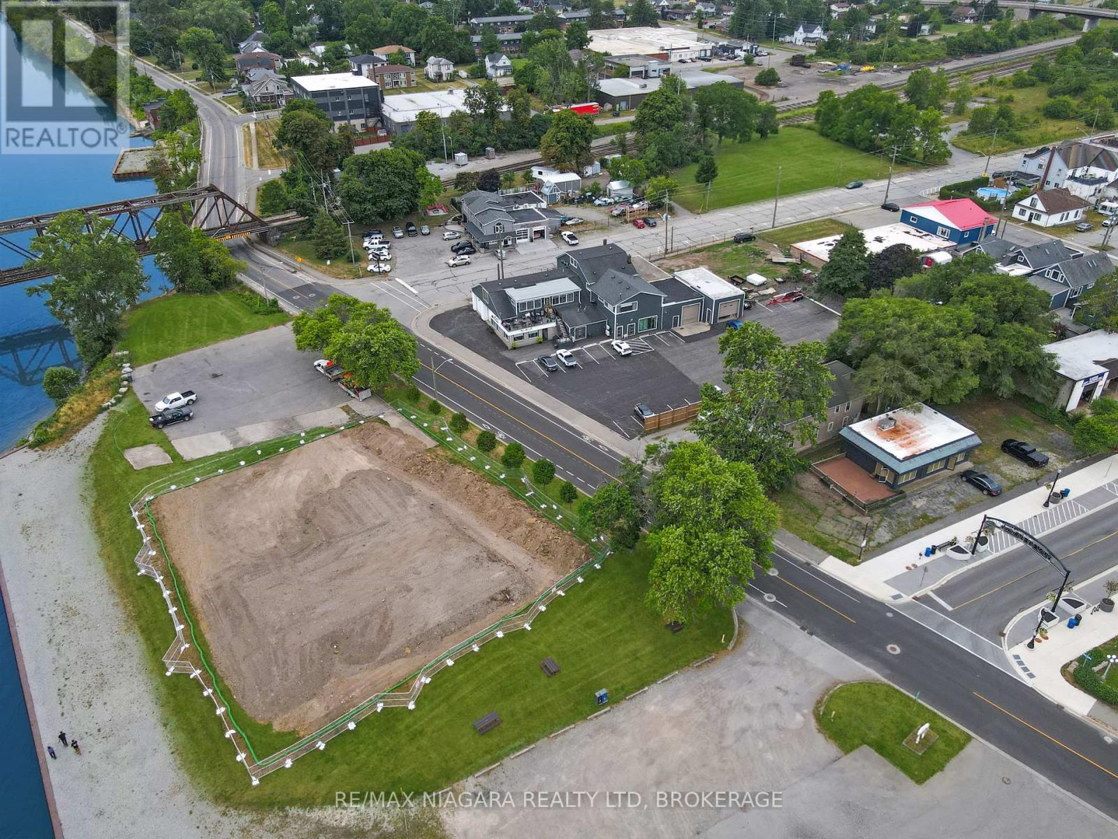 607 Niagara Boulevard — photo 21