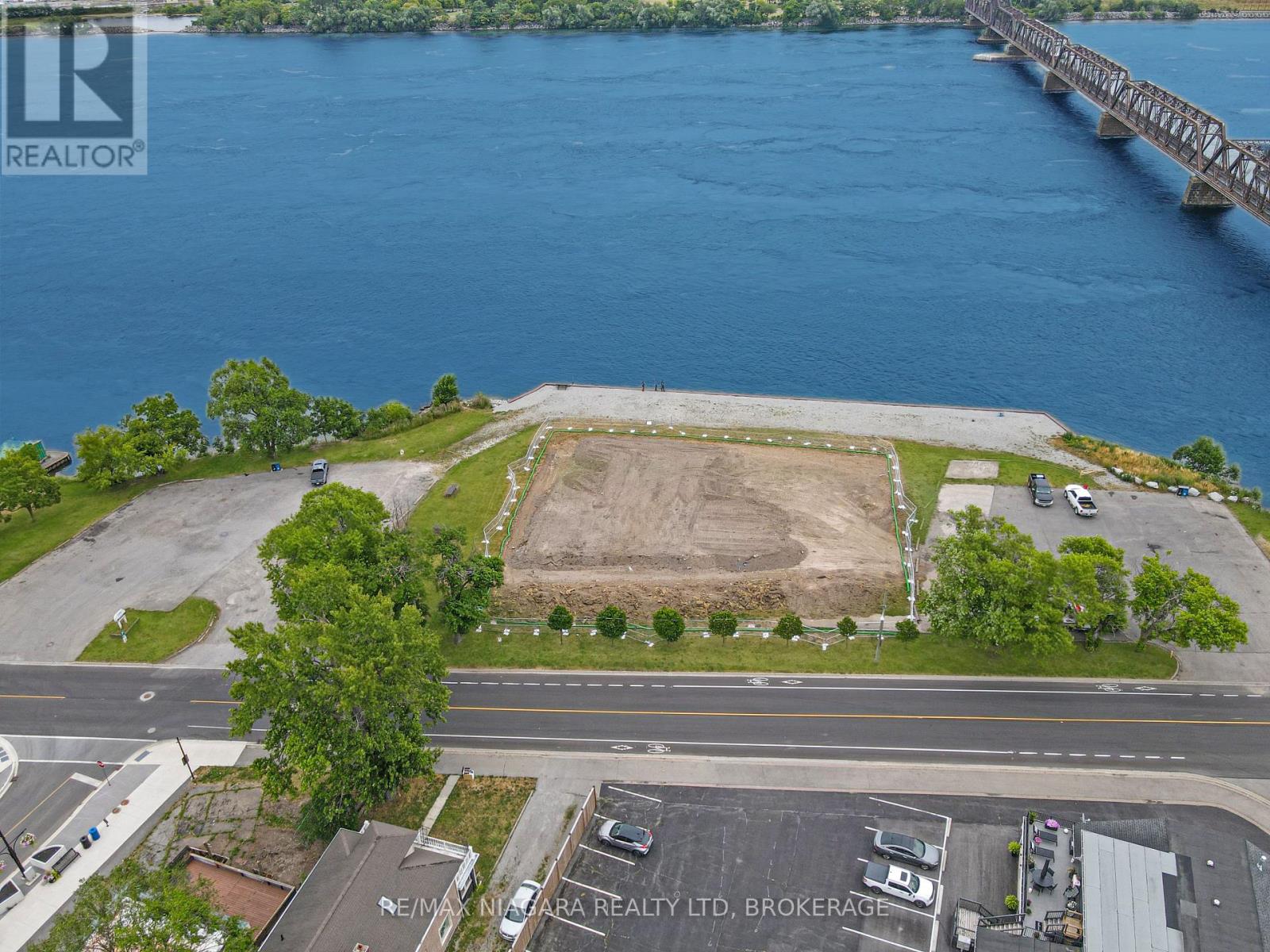607 Niagara Boulevard — photo 22