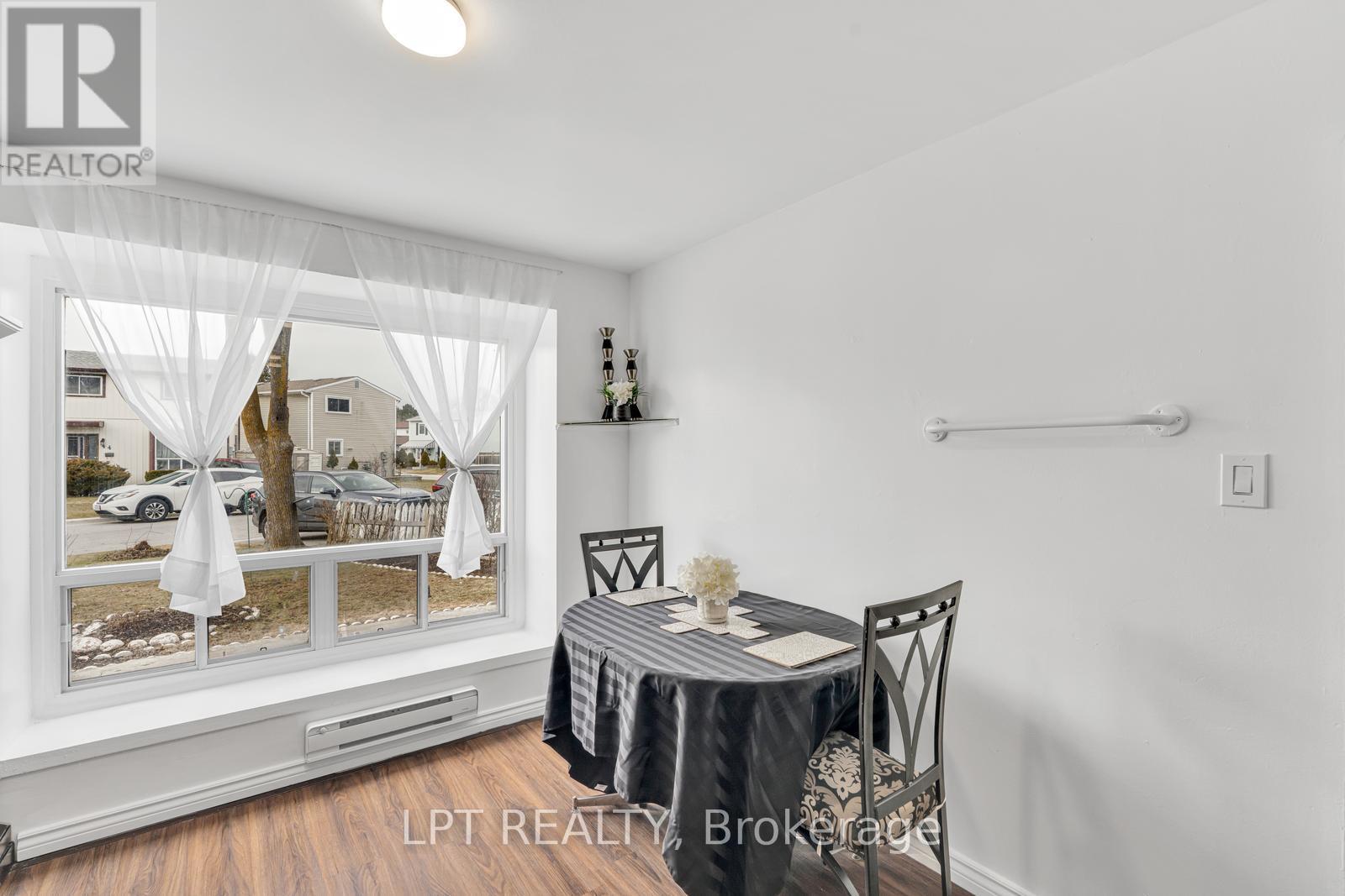 95 HUNTINGWOOD CRESCENT - 21
