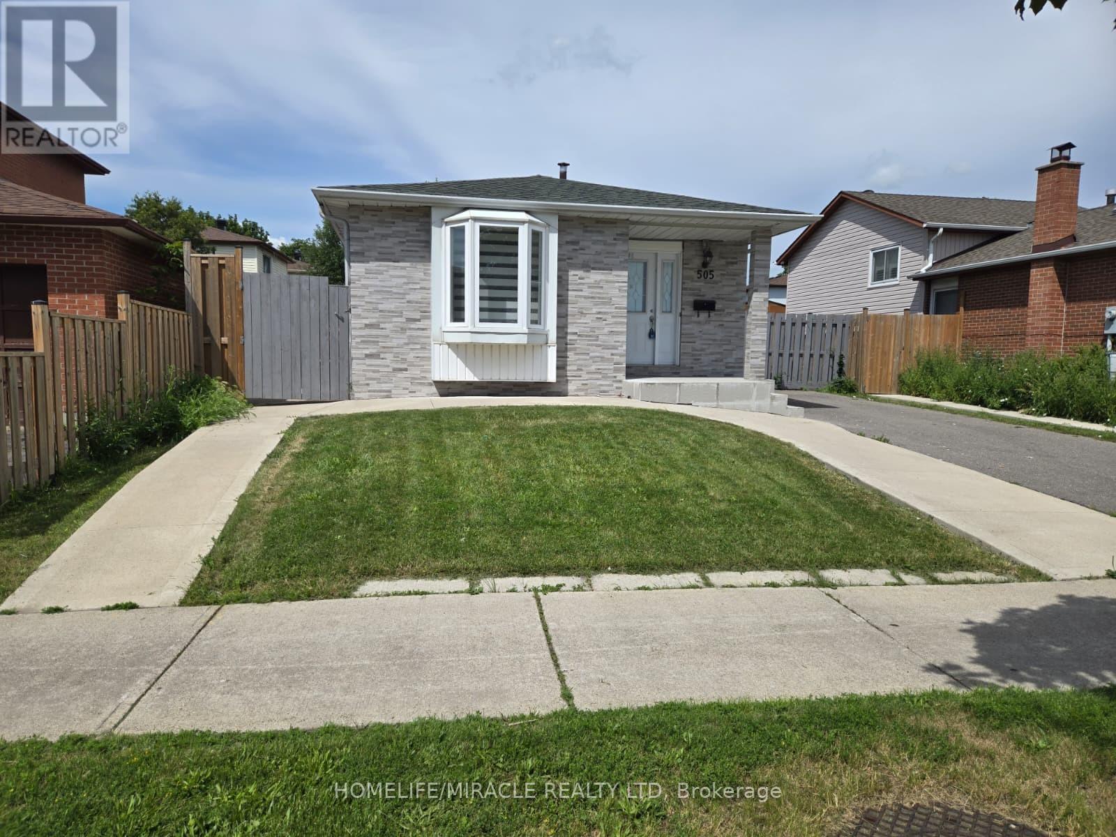 505 SILVERSTONE DRIVE - 1