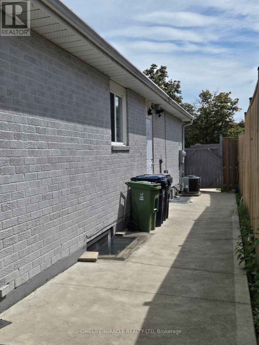 505 SILVERSTONE DRIVE - 41