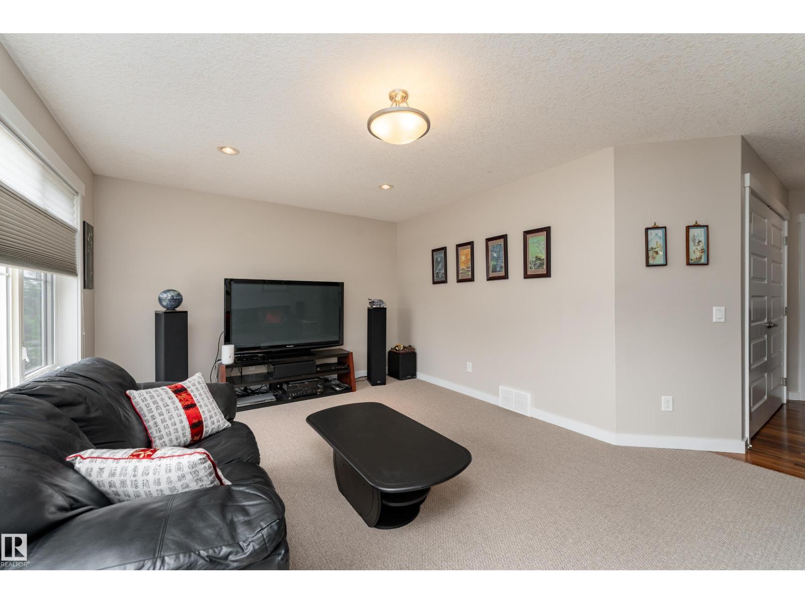 2338 FREZENBERG AV NW - 33