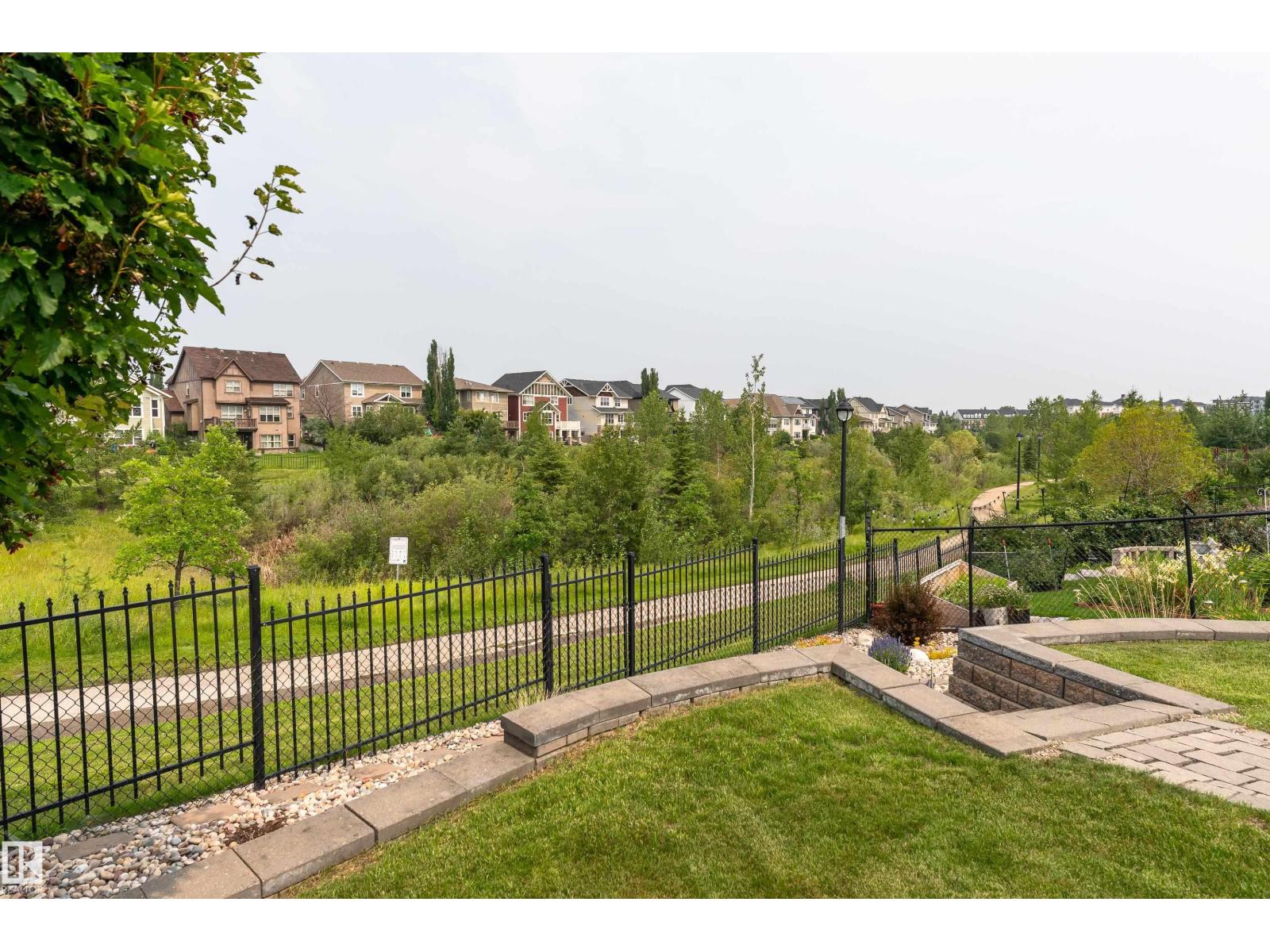 2338 FREZENBERG AV NW, Griesbach, Edmonton photo 4