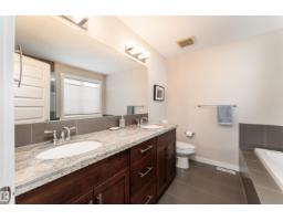2338 Frezenberg Av Nw, Edmonton, AB T5E5R9 Photo 30