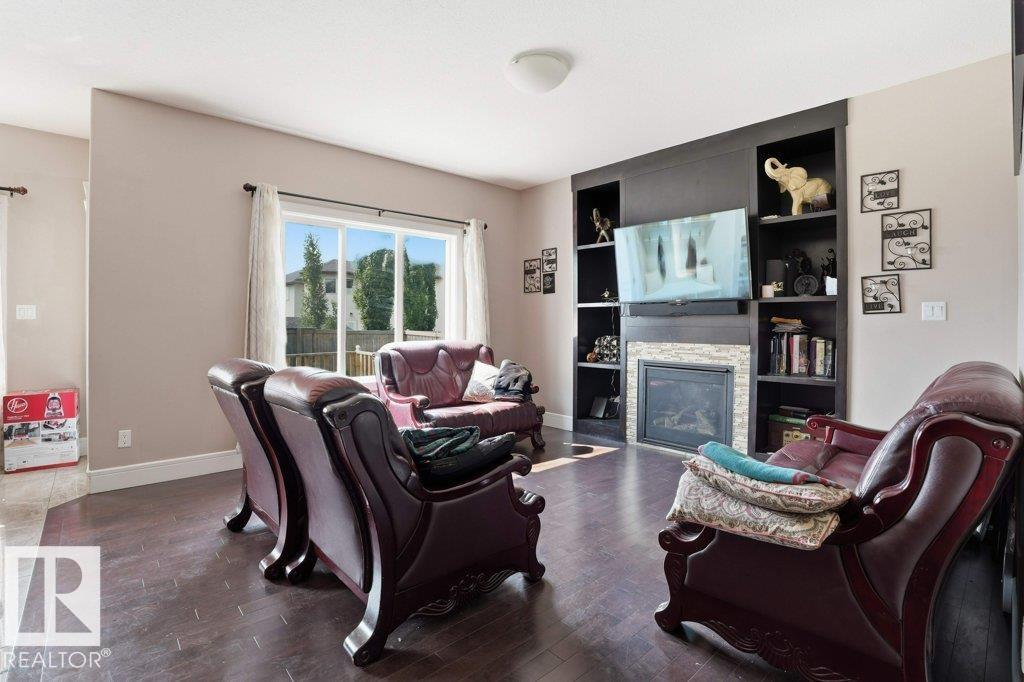 258 ALBANY DR NW, Albany, Edmonton photo 4