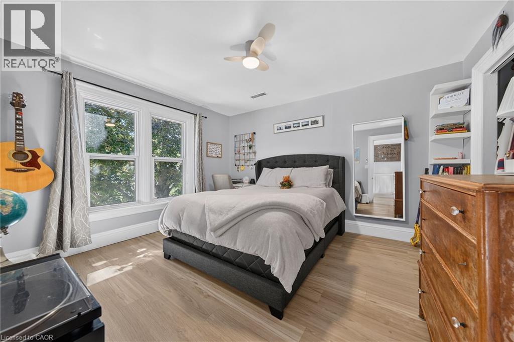 72 MAIN Street S - Image 32