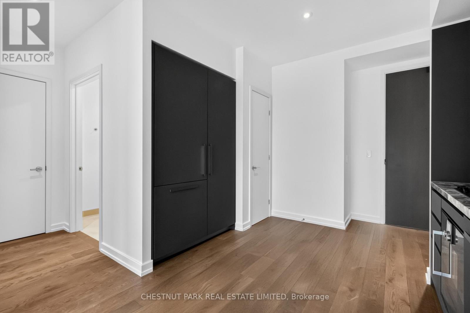 #504 1315 BAY STREET - 11