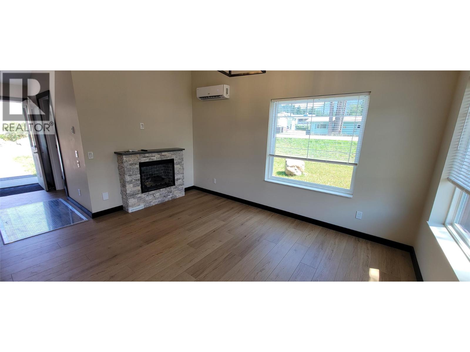 #4 611 Casley Court - 36
