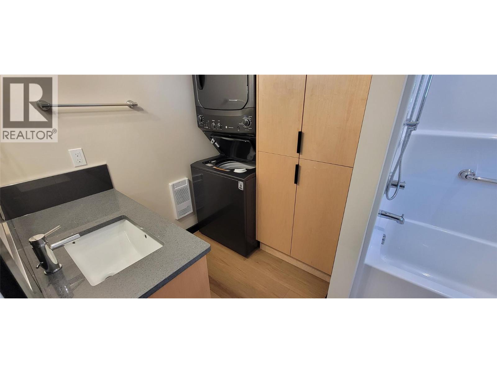 #4 611 Casley Court - 37