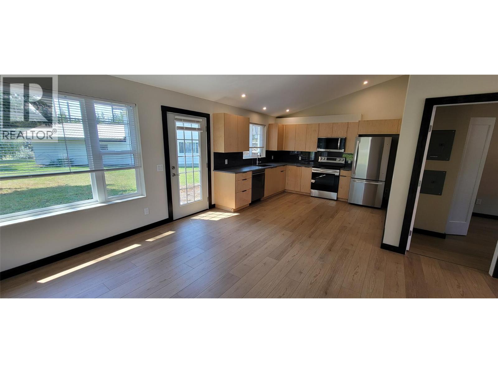 #4 611 Casley Court - Image 17