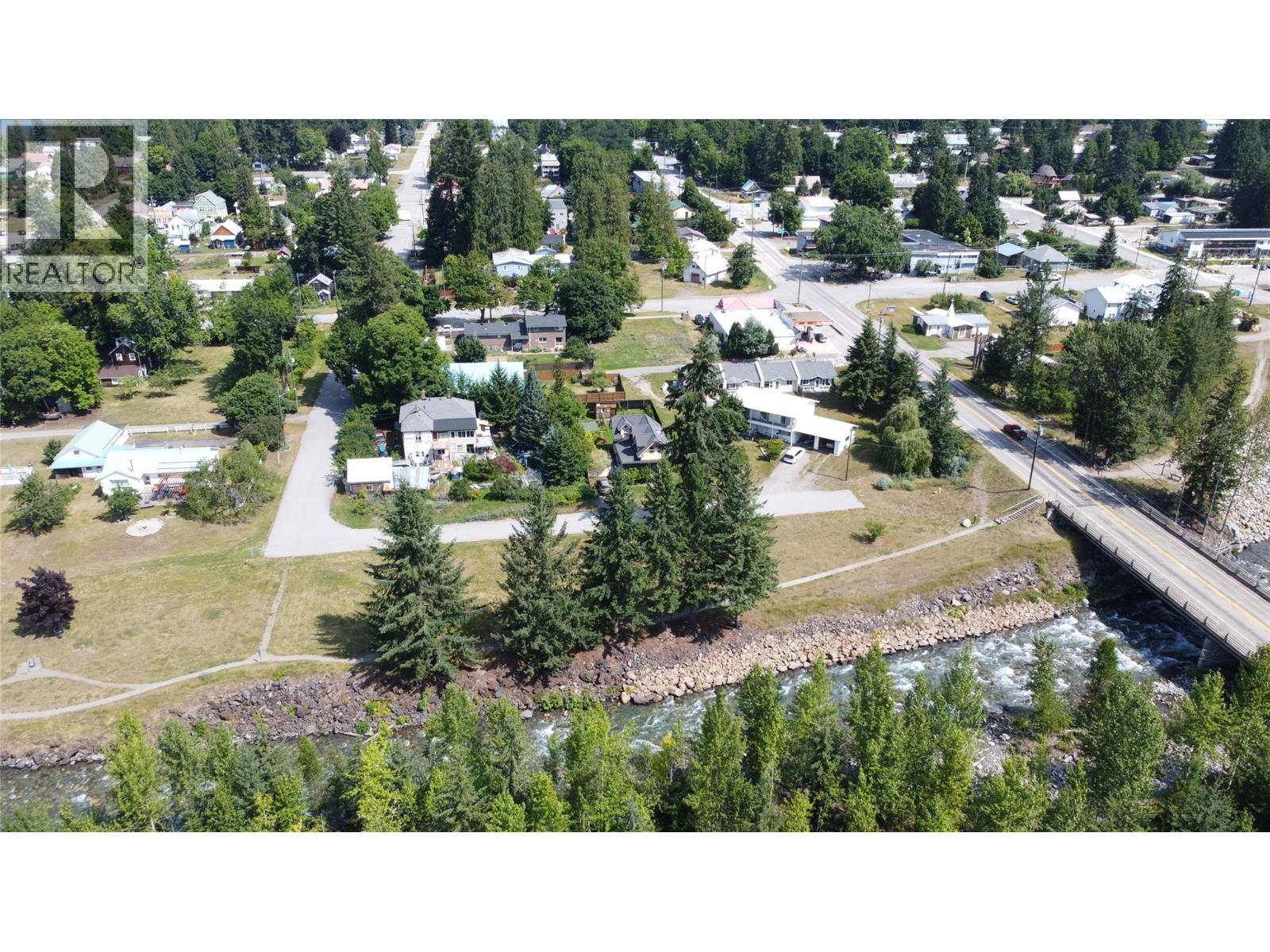 #4 611 Casley Court - 6