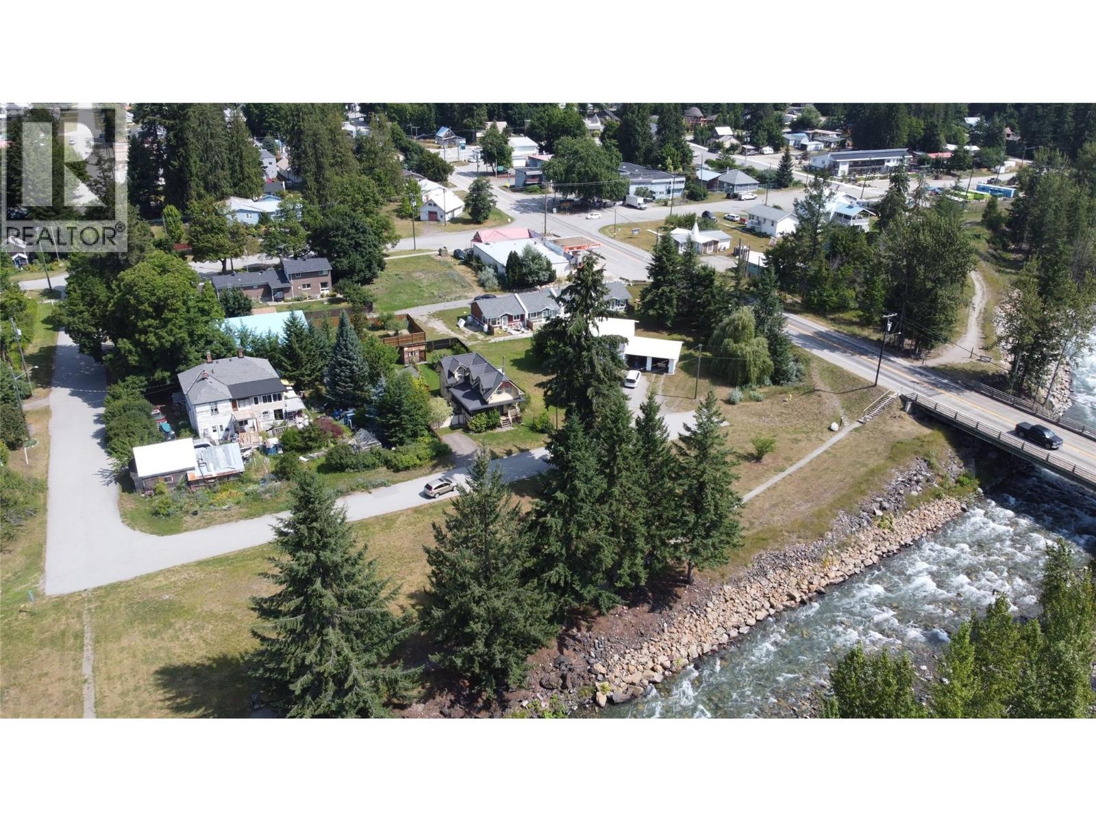 #4 611 Casley Court - 5