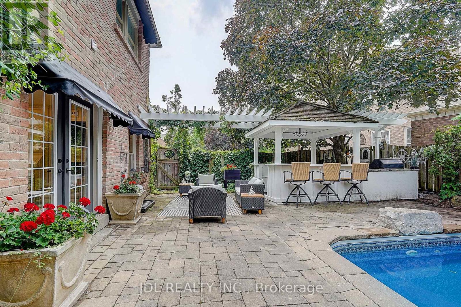 84 LONGWATER CHASE - Image 13