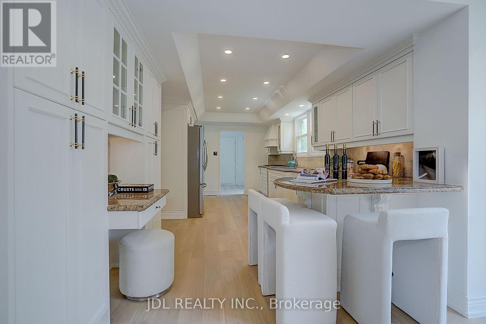 84 LONGWATER CHASE - Image 25