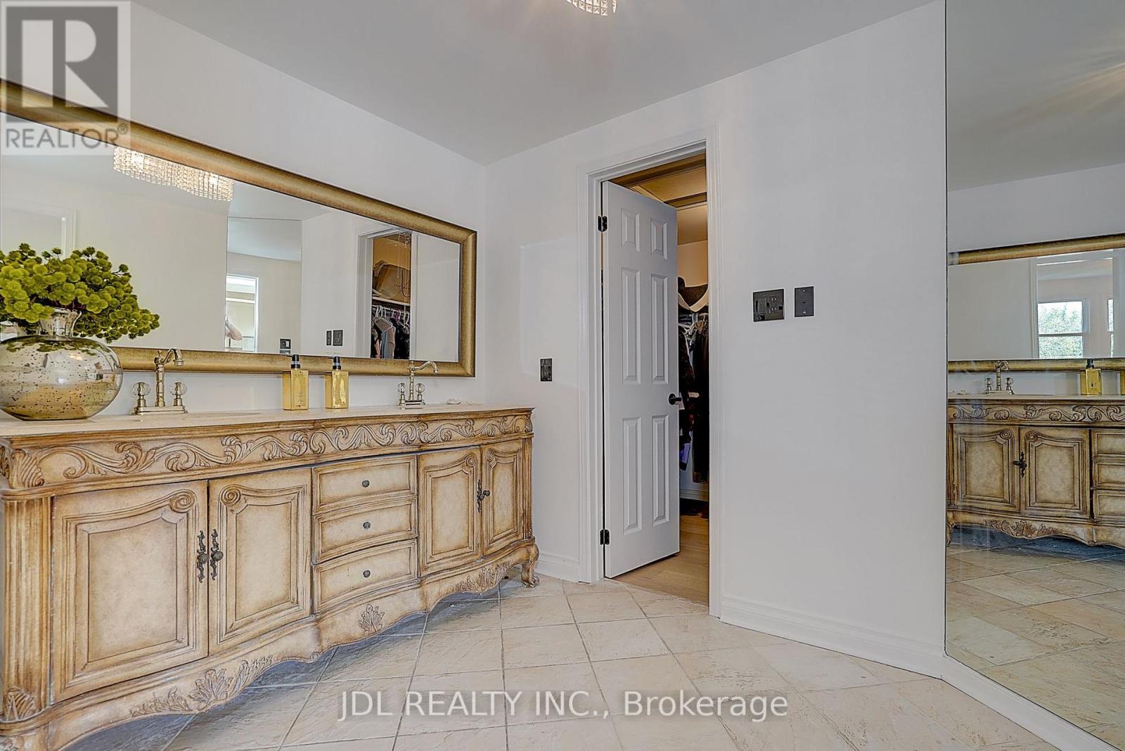 84 LONGWATER CHASE - Image 36