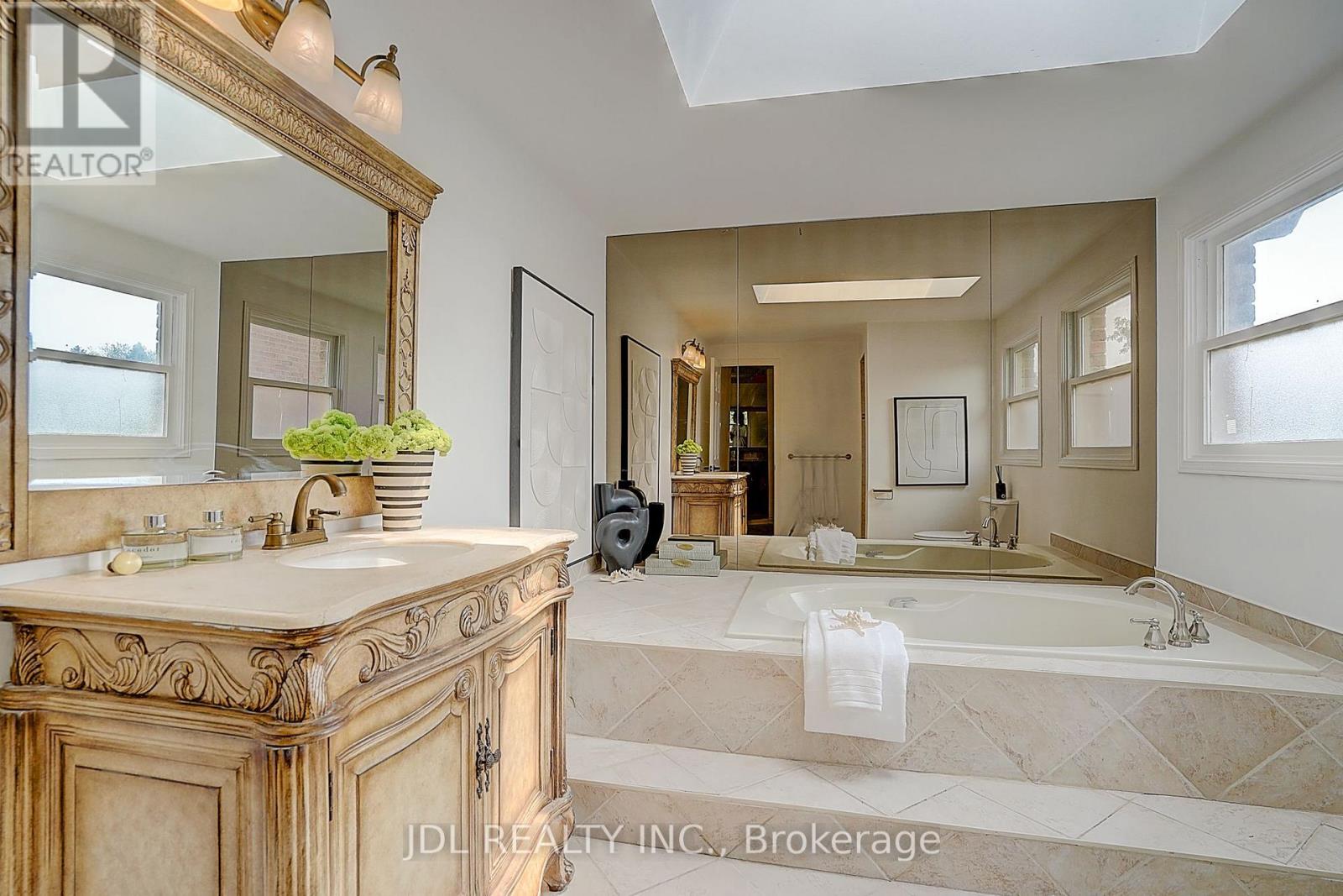 84 LONGWATER CHASE - Image 35