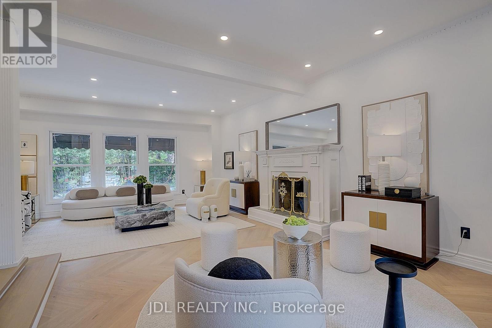 84 LONGWATER CHASE - Image 19