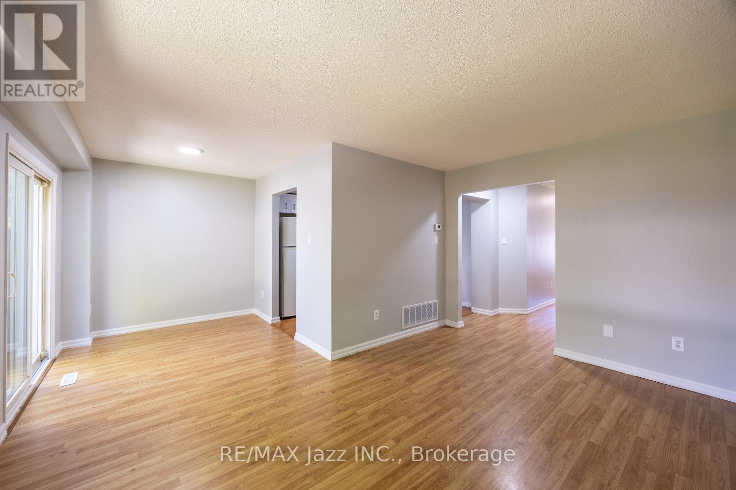 #14 10 BASSETT BOULEVARD - Image 7