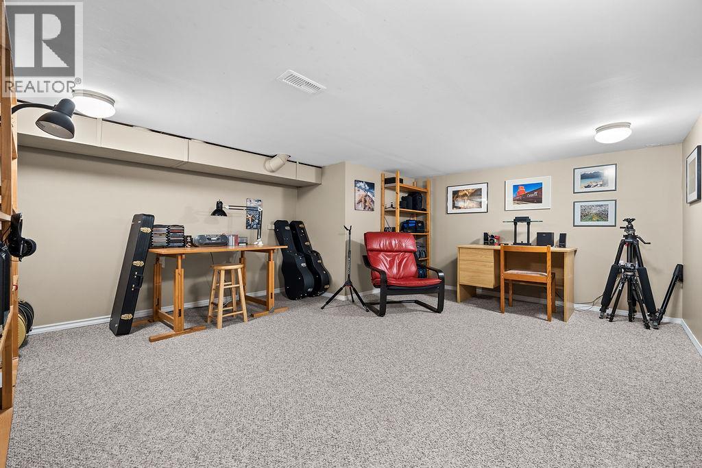 #23 201 Kildonan Avenue - 30