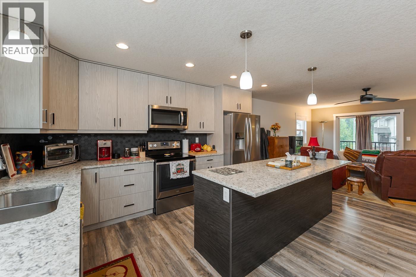 7639 CREEKSIDE WAY, Prince George