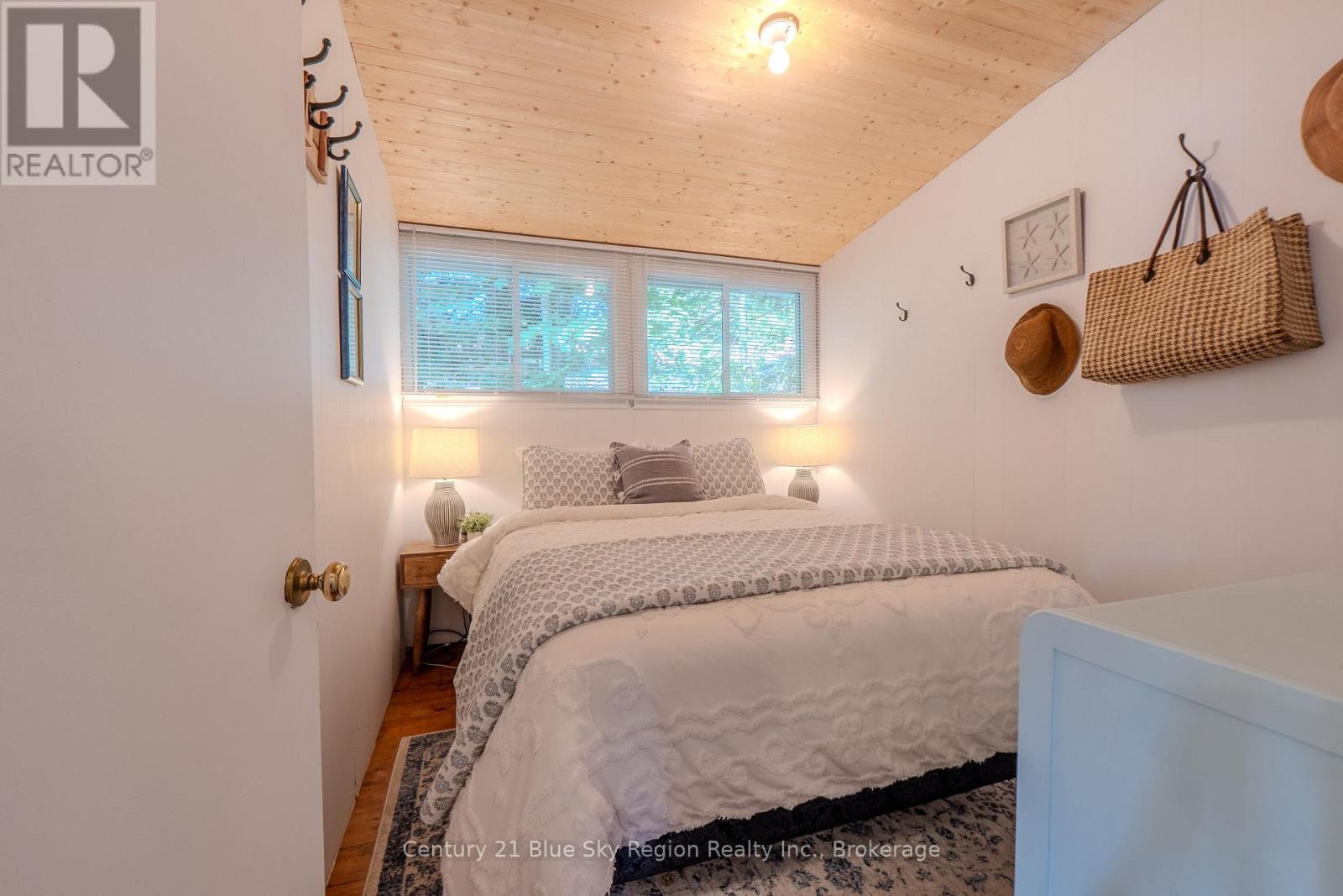 2149 PENINSULA ROAD - 18