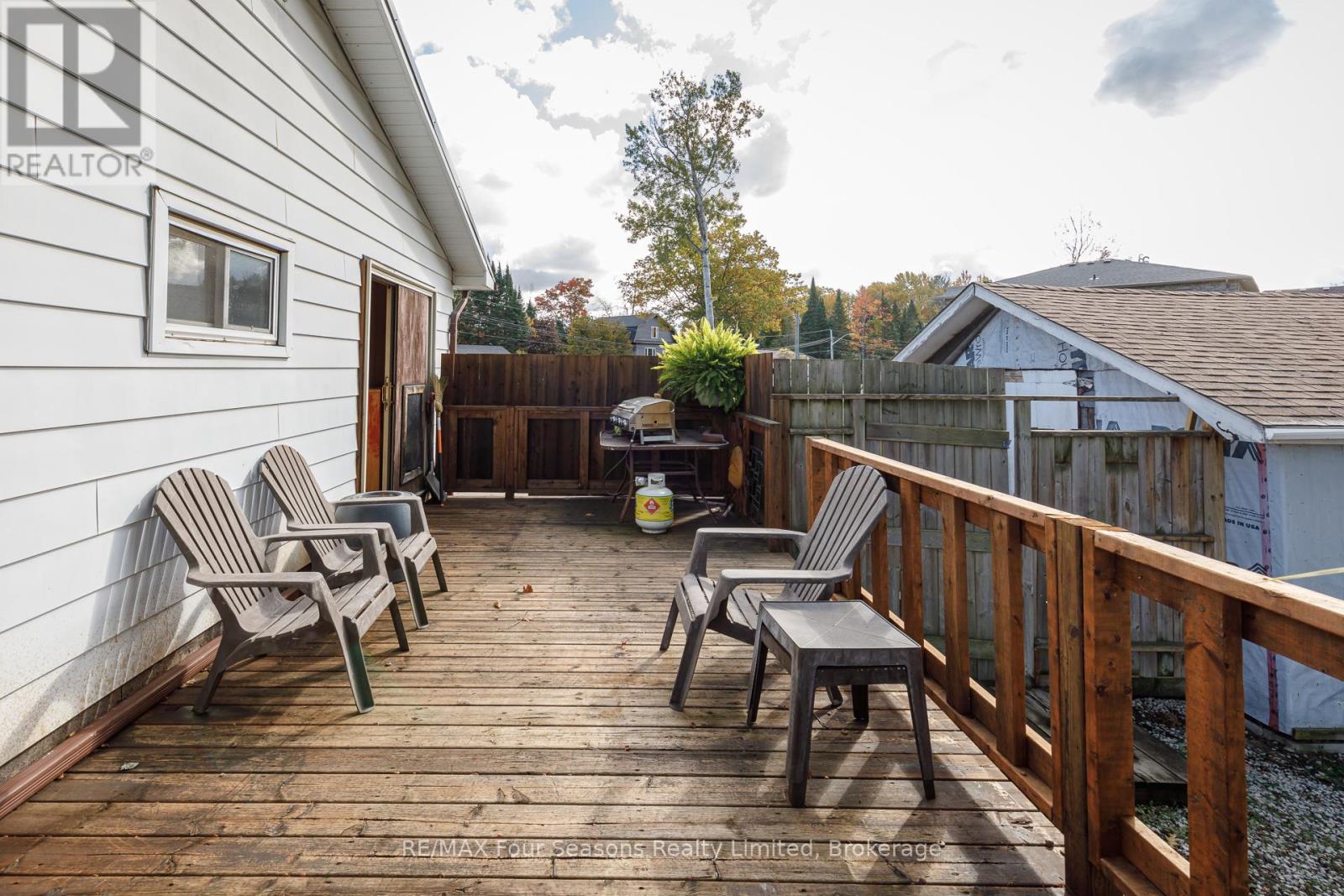 24 INDIANOLA CRESCENT - Image 19