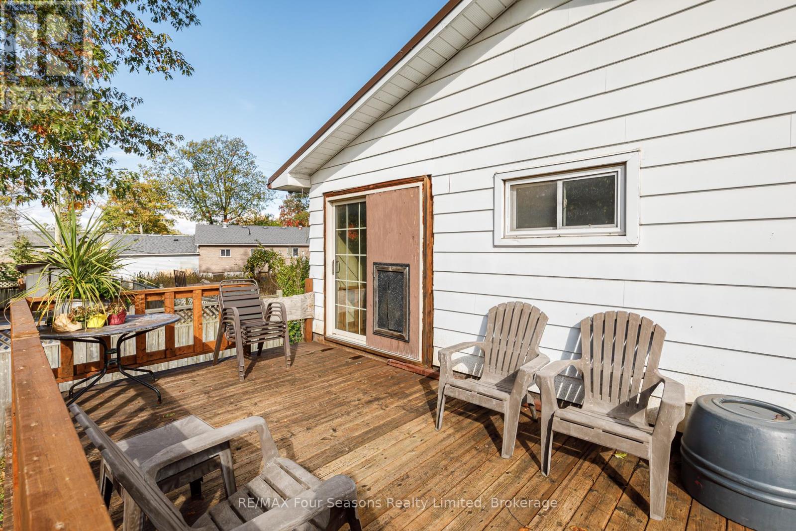 24 INDIANOLA CRESCENT - Image 20