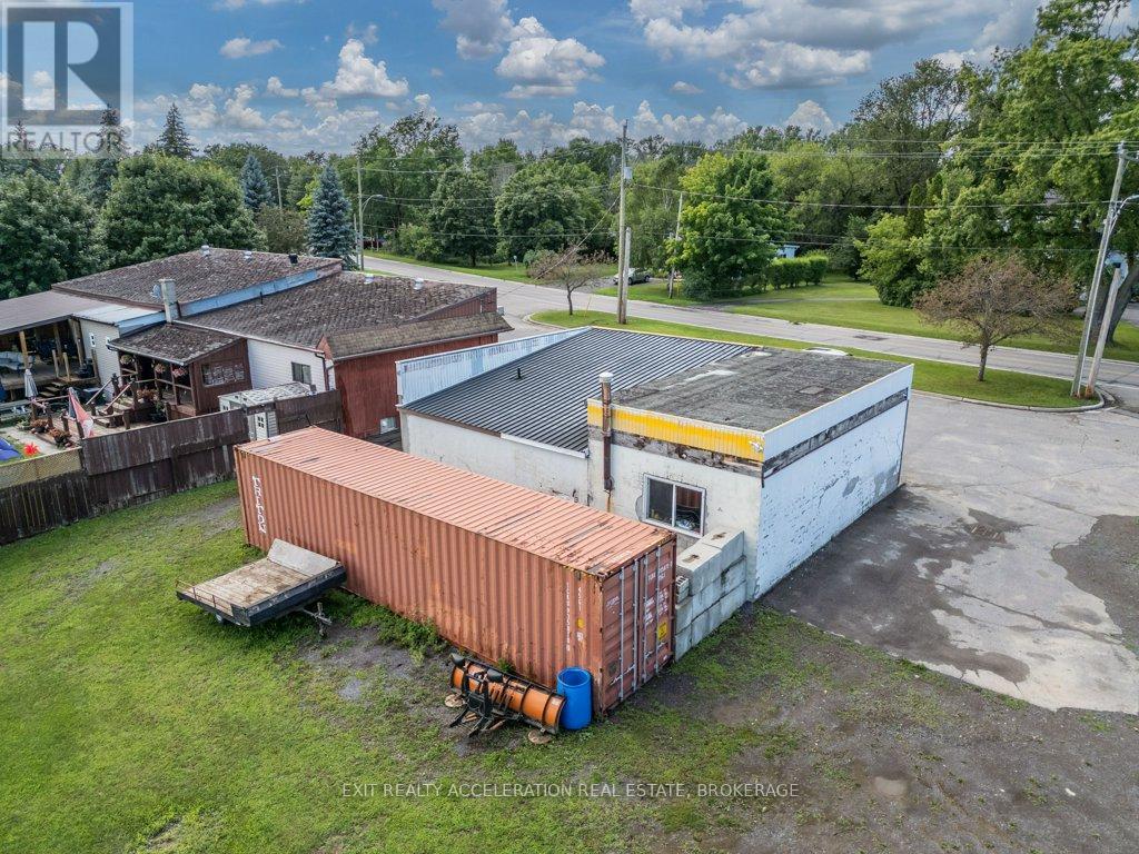 108 DUNDAS STREET - Image 38