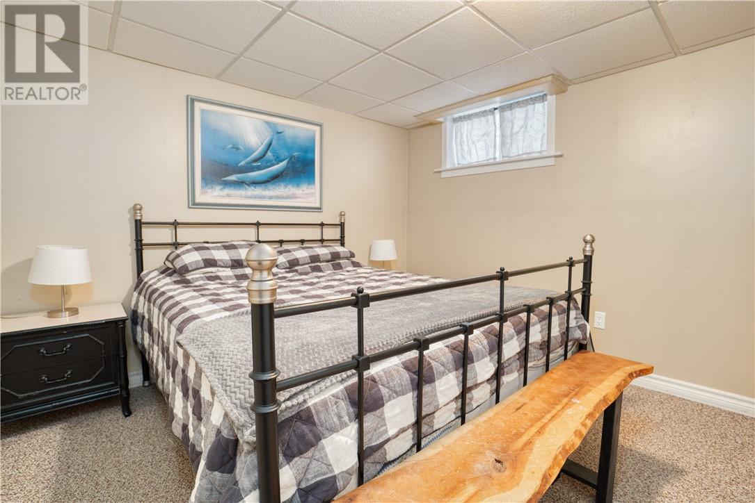 886 Beatrice - Image 15
