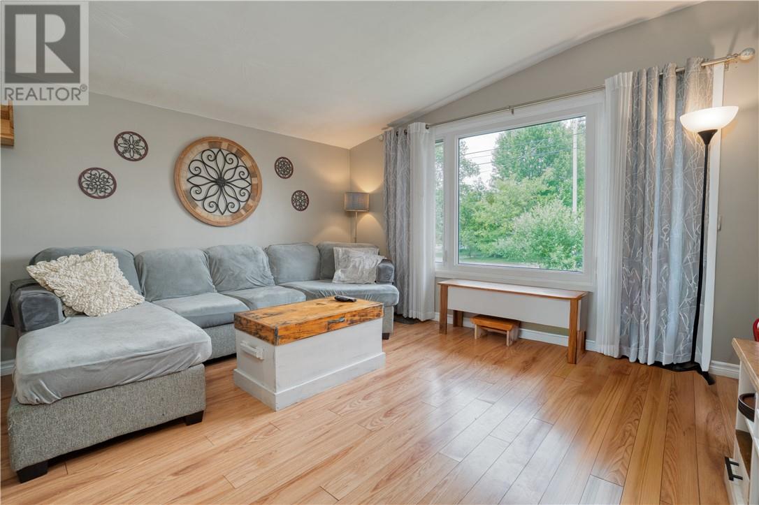 886 Beatrice - Image 3