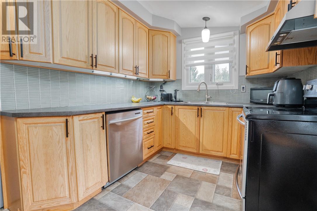 886 Beatrice - Image 6
