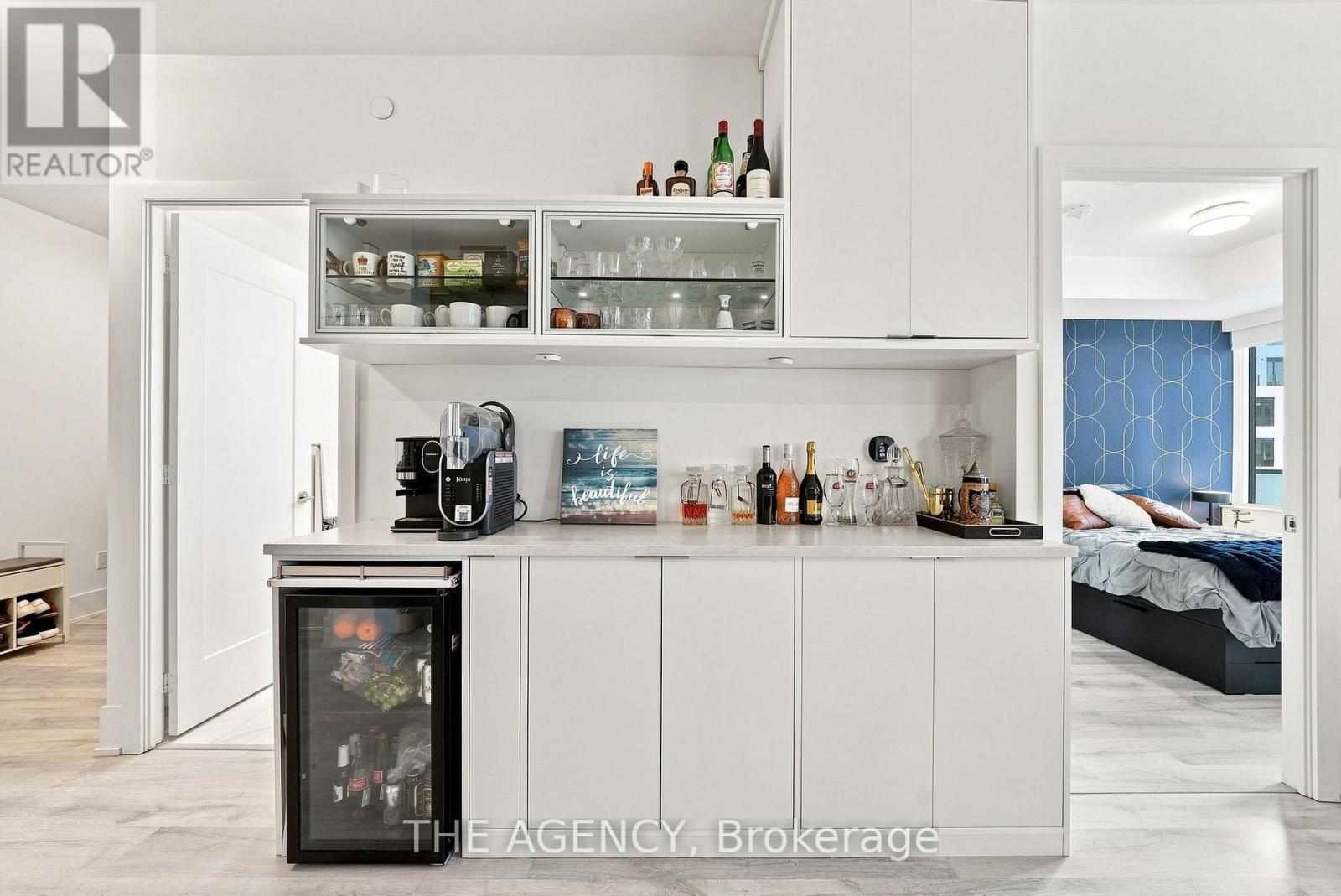 #907 470 FRONT STREET - 10