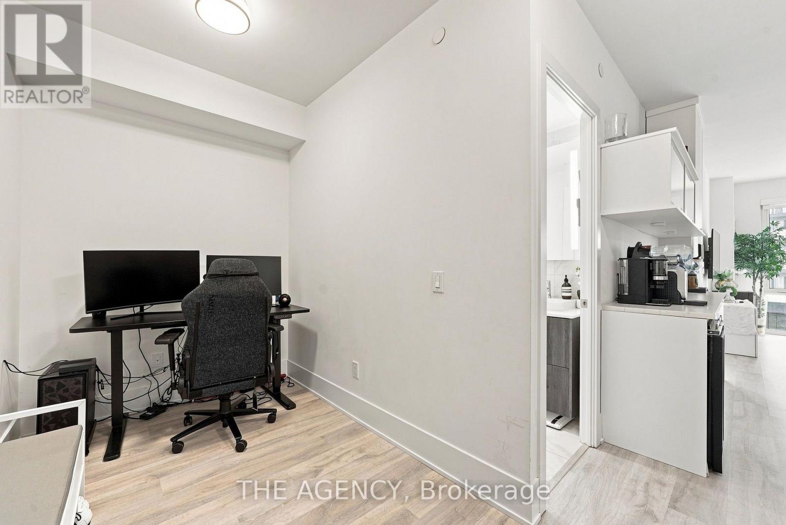 #907 470 FRONT STREET - 11