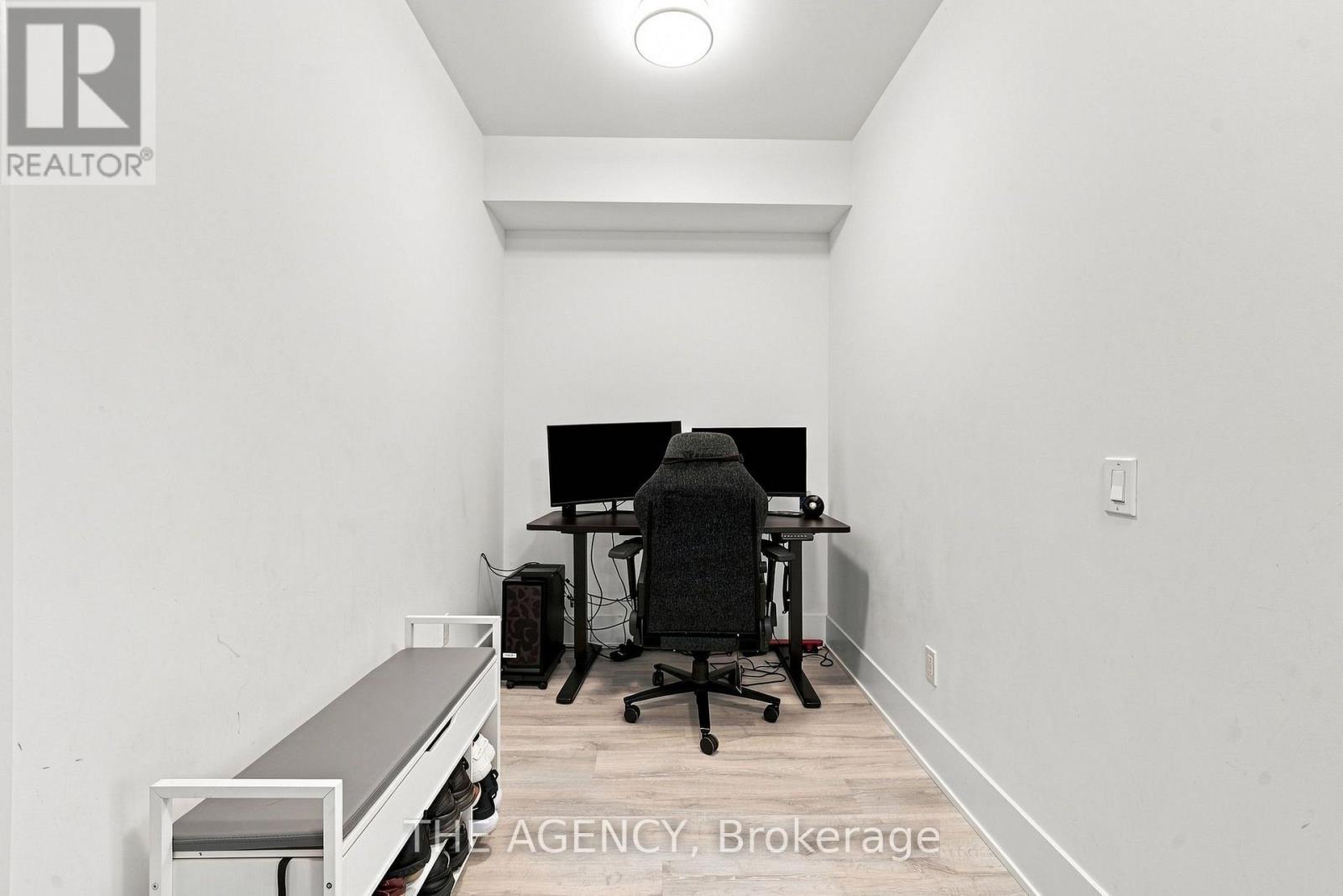 #907 470 FRONT STREET - 13
