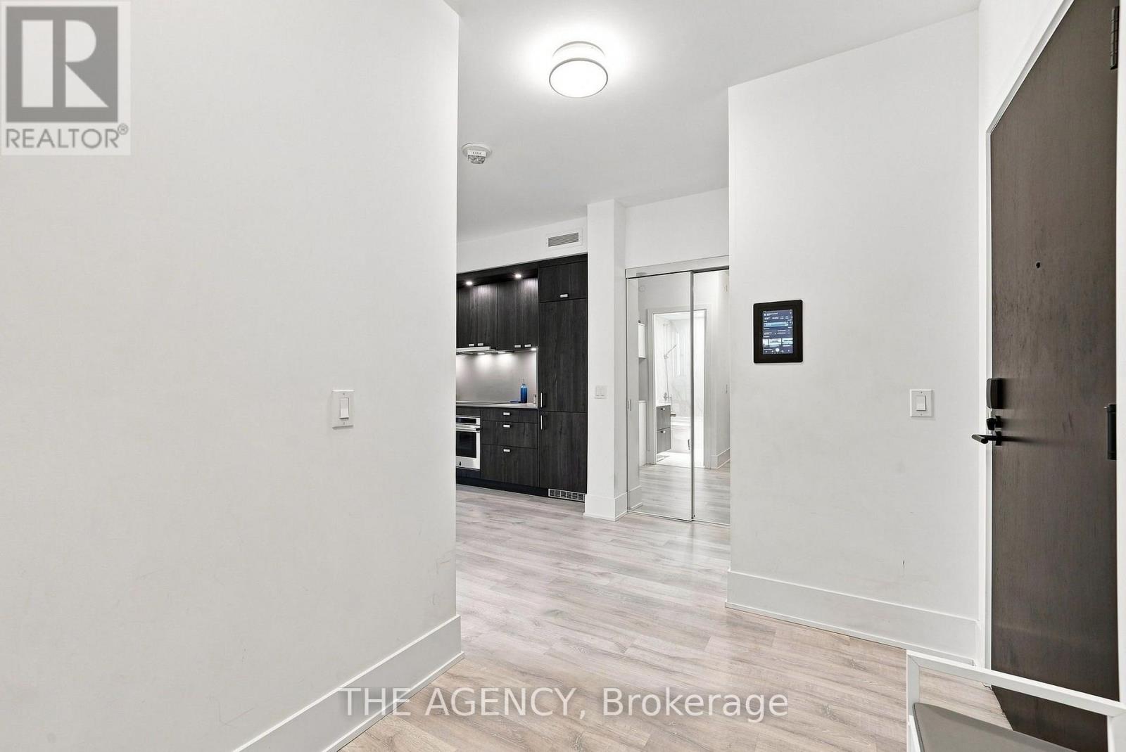 #907 470 FRONT STREET - 14