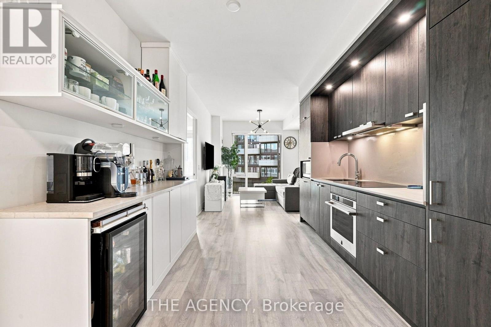 #907 470 FRONT STREET - 5