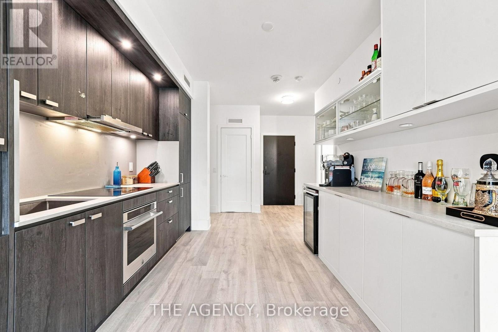 #907 470 FRONT STREET - 7